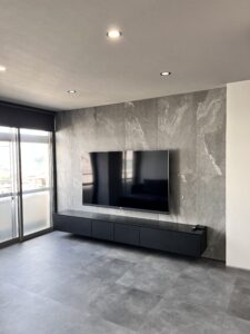 グレーを基調とした、洗練されたモダンなリノベーション