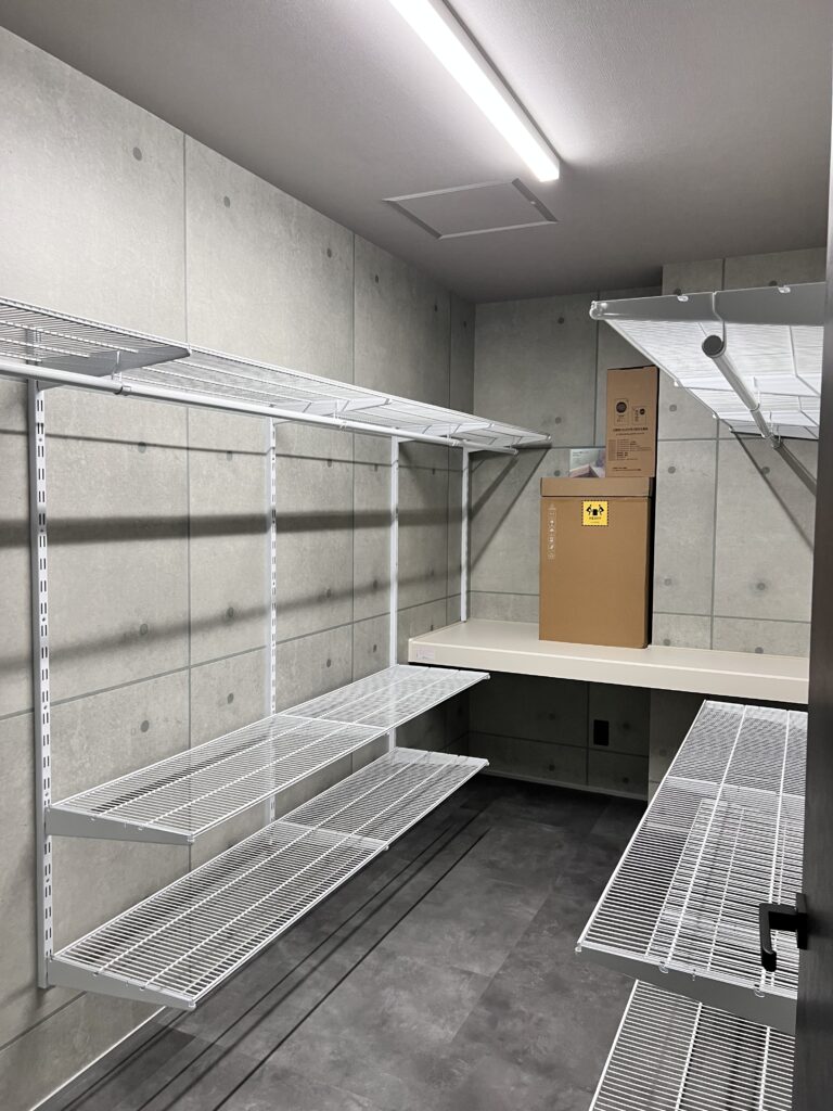 グレーを基調とした、洗練されたモダンなリノベーション