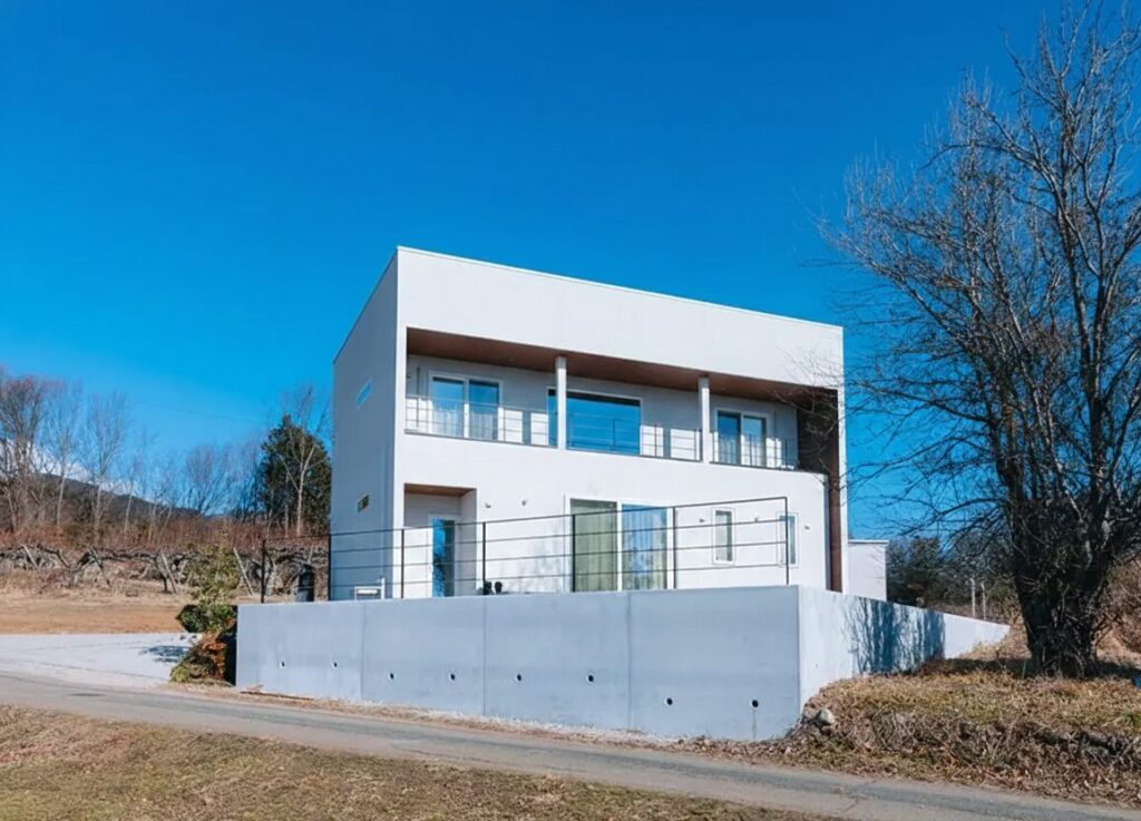 波の音を感じる家