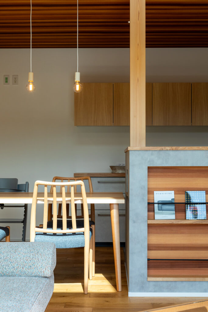 個性を彩る深みのある外壁色