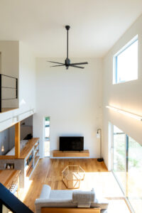 個性を彩る深みのある外壁色