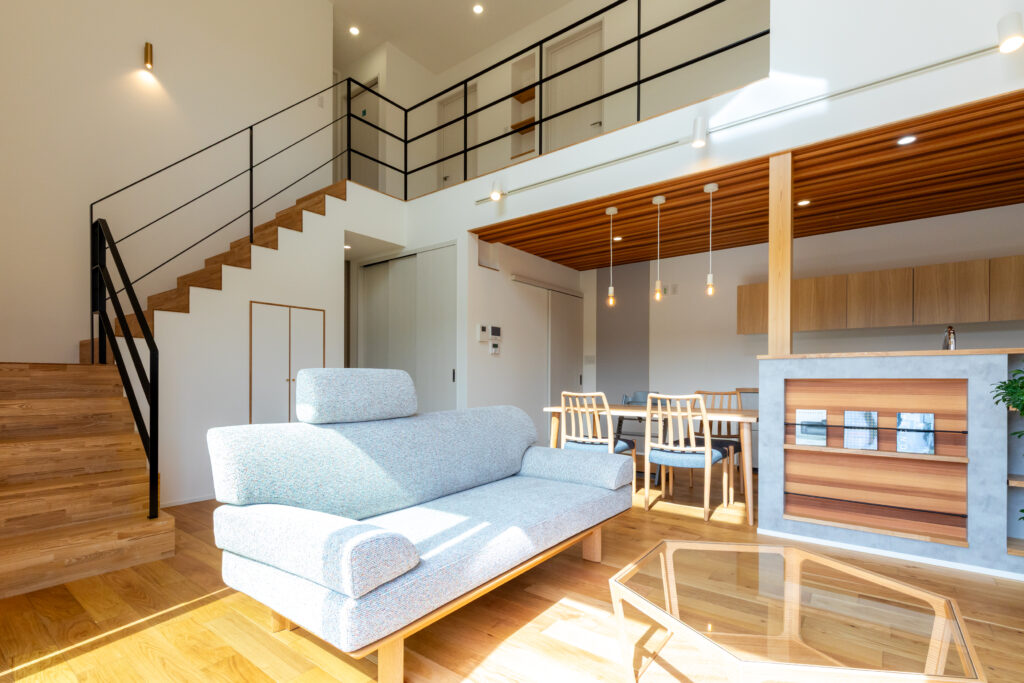 個性を彩る深みのある外壁色